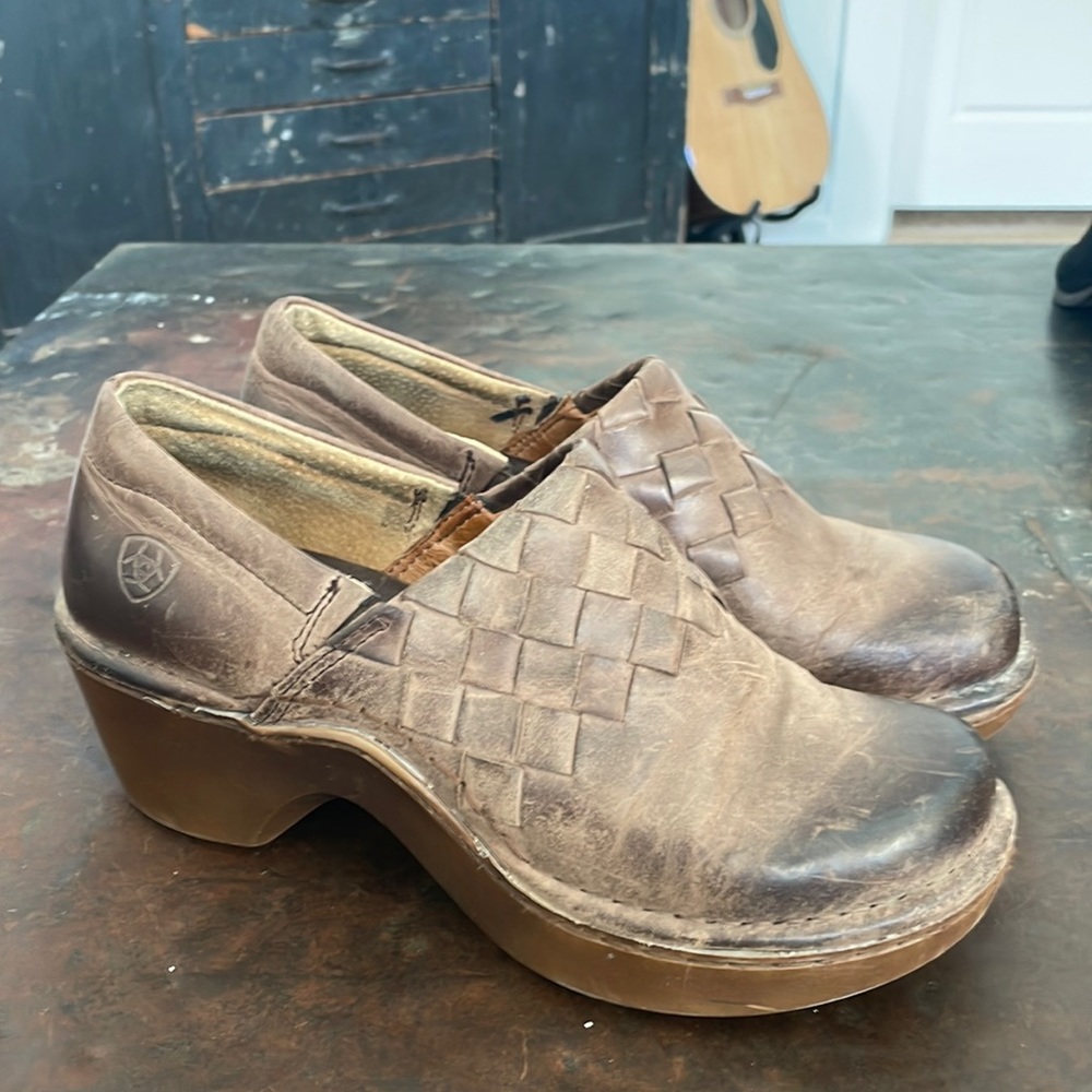 Artiat brown clog. Size 6.5